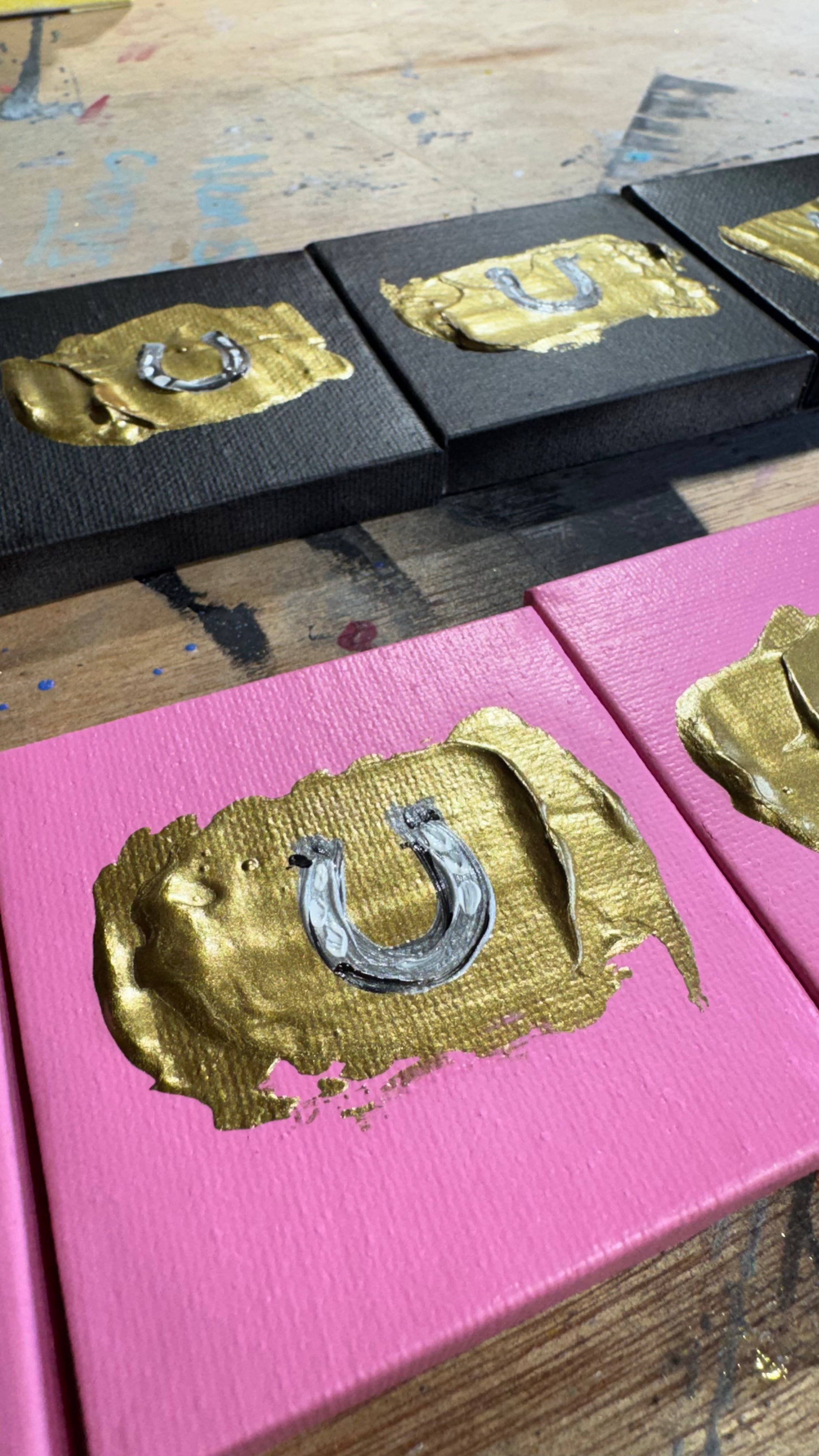 Horseshoe Mini Bubblegum Pink Original